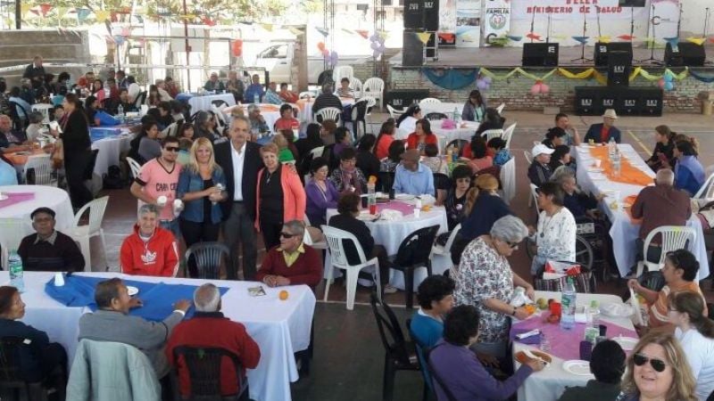 Más de 250 abuelos en el “Primer Encuentro Regional de Adultos Mayores” en Belén
