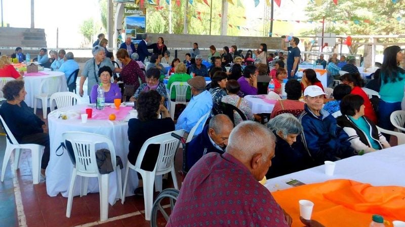 Más de 250 abuelos en el “Primer Encuentro Regional de Adultos Mayores” en Belén