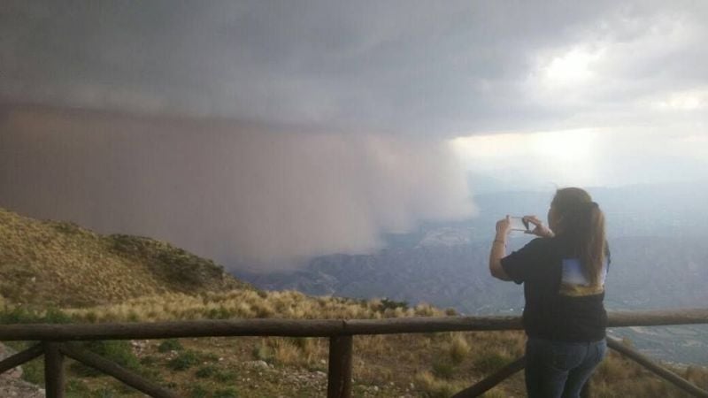Así llegaba la tormenta al Valle Central de Catamarca