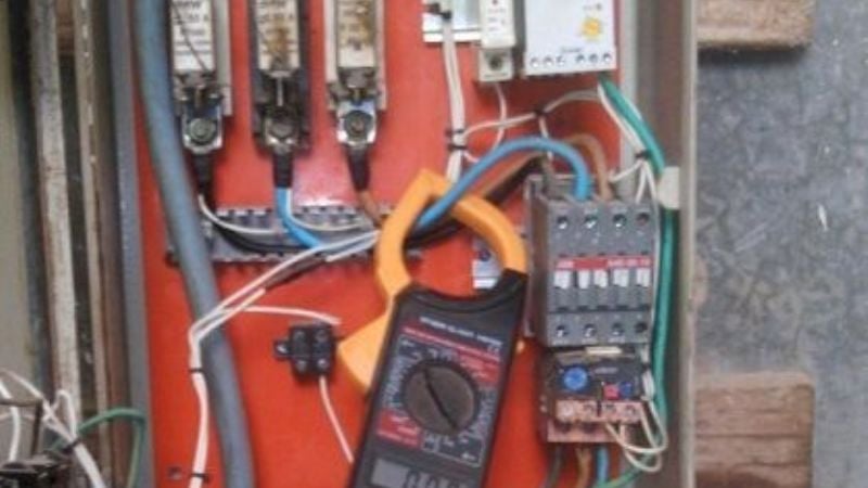 Mejoras en tableros eléctricos de pozos de agua en el interior