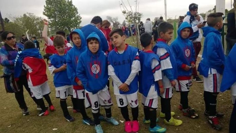 La Escuela de Fútbol “Soy Indio” viajó a Santa Fe
