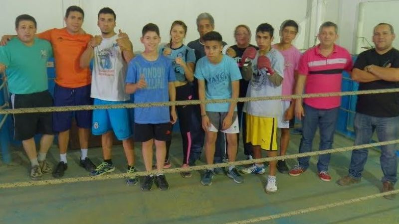 La Federación de Box estuvo en el gimnasio "Nueva Generación"