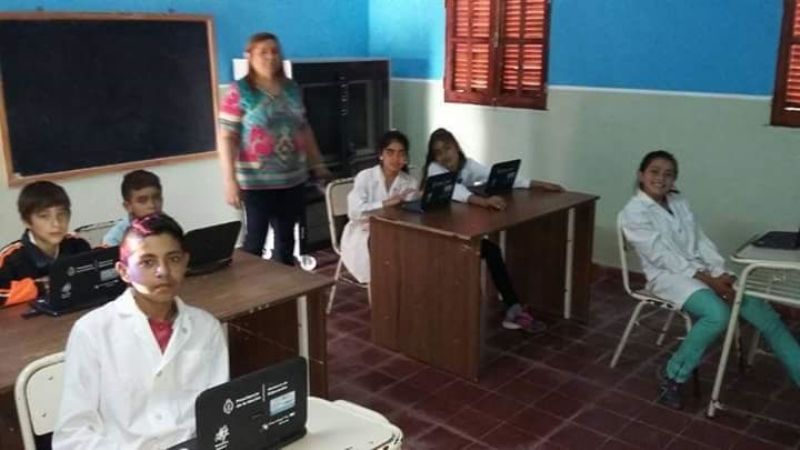 Emotivo acto en la Escuela N° 384 de El Moreno