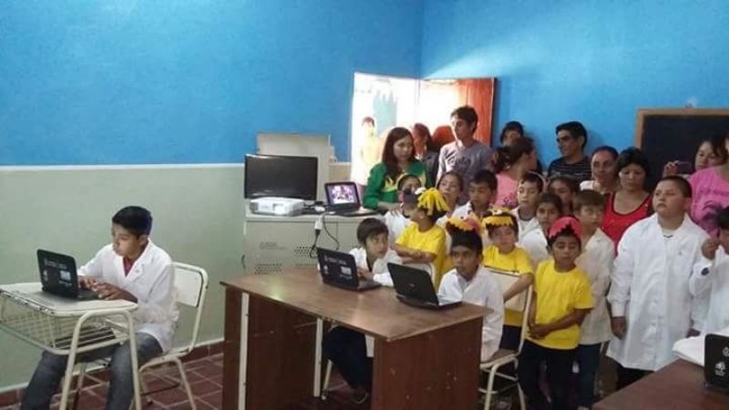 Emotivo acto en la Escuela N° 384 de El Moreno