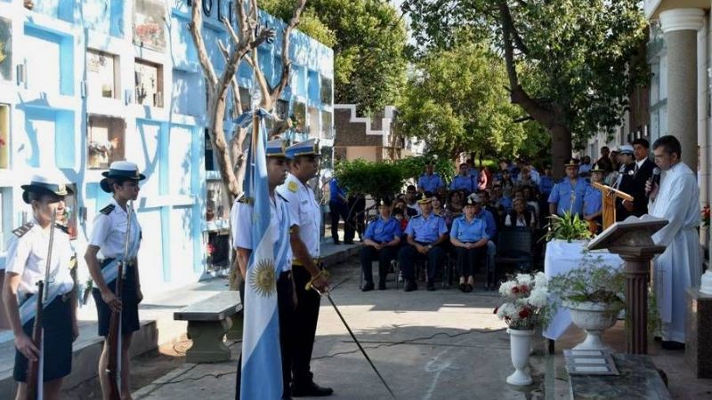 Misa en el Panteón Policial conmemorando a los fieles difuntos
