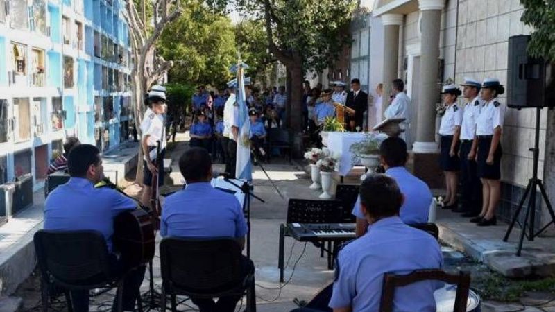Misa en el Panteón Policial conmemorando a los fieles difuntos