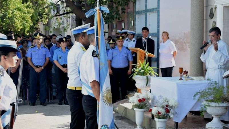 Misa en el Panteón Policial conmemorando a los fieles difuntos