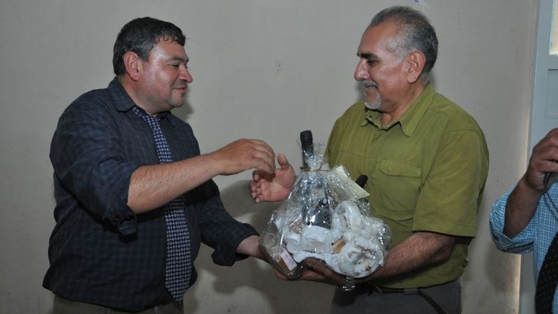 Escuelas preuniversitarias donaron materiales a escuela de Balcozna y Pomán