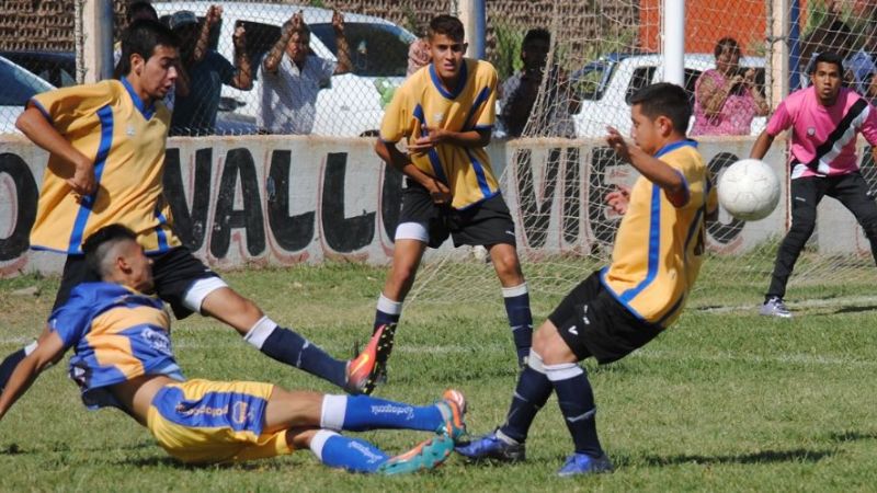Triunfos de S. Rojas y de Obreros por el 2do. ascenso chacarero