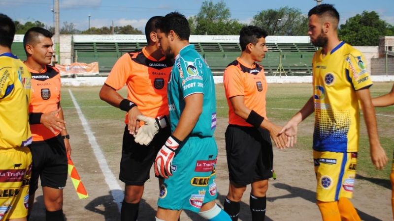 Policial igualó con Comercio, que ganó la zona, y caída de “Defe”