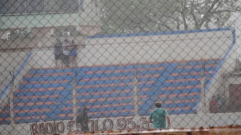 Inusitado y fuerte temporal de lluvia y viento en Valle Viejo
