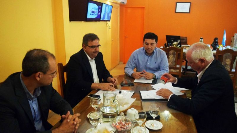 Intendentes firman acuerdo por obras viales
