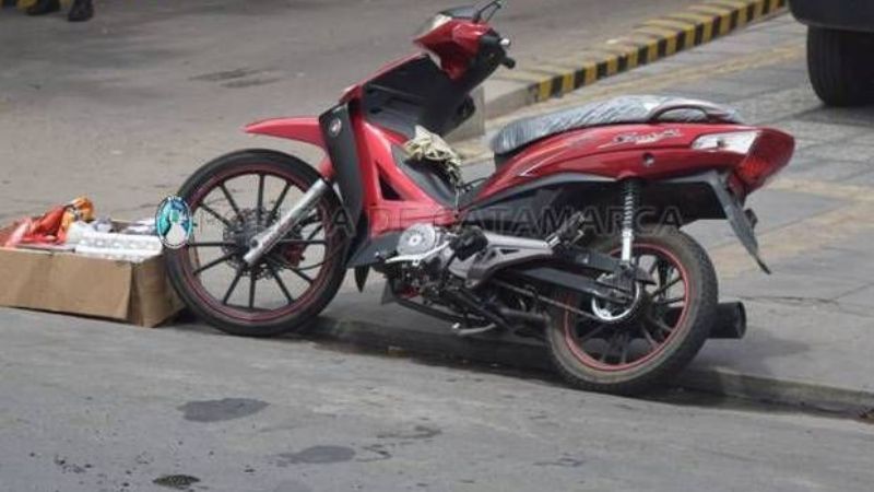 Colisionaron un auto y una moto