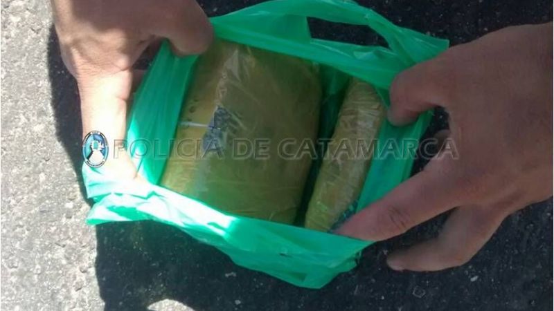 En un interminable allanamiento secuestran casi un kilo de marihuana