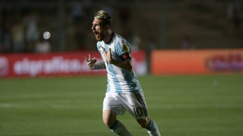 Con Messi “receteado”, la Argentina goleó a Colombia y da pelea