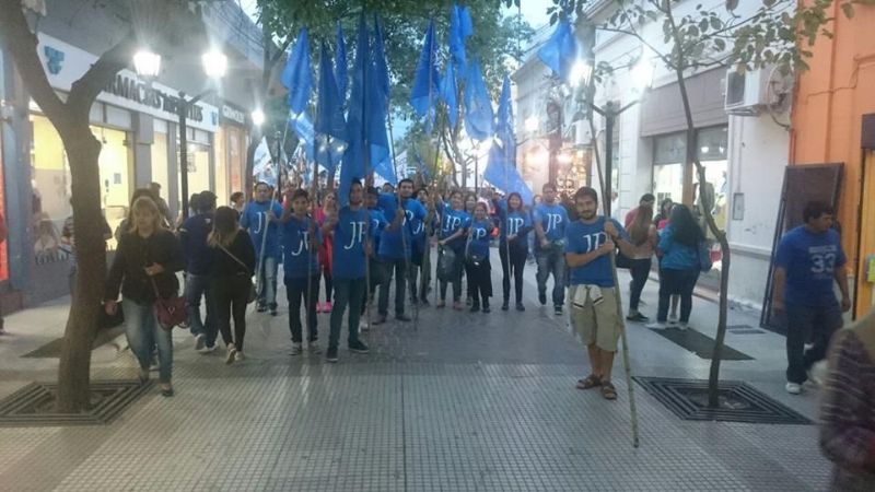 “Ustedes los honestos, nosotros los ladrones”