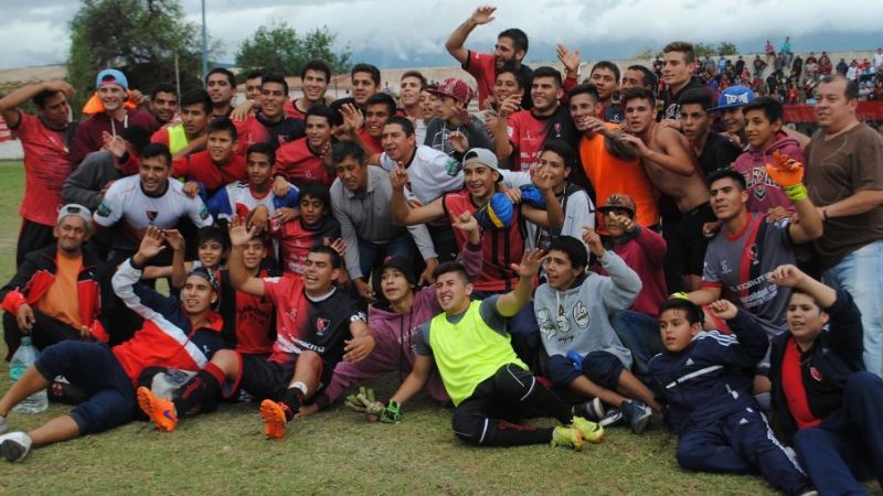 Defensores de Esquiú es el campeón del Anual chacarero