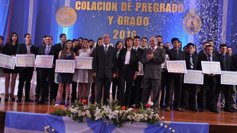 Nuevos egresados de la Facultad de Tecnología