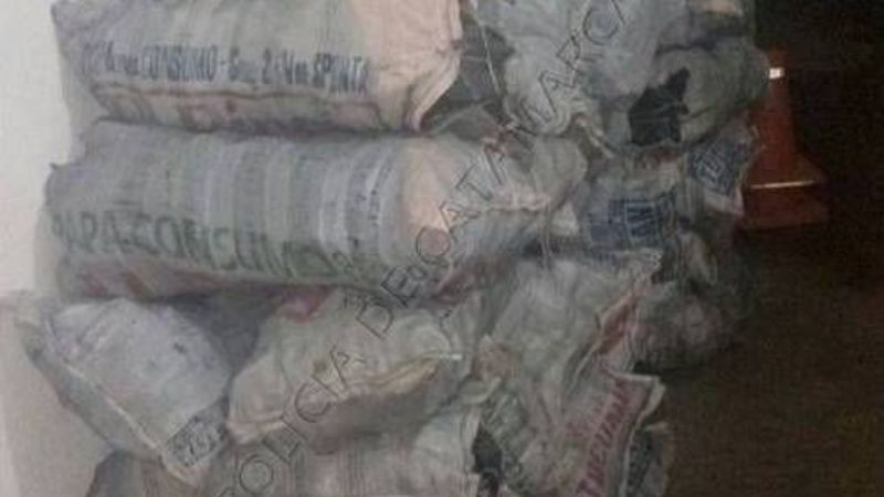 Incautaron 40 bolsas de carbón Capayán