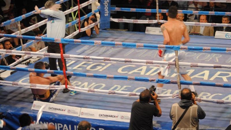 Por KOT en el 5to., el “Zurdo” retuvo la faja nacional Welter