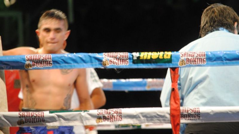 Por KOT en el 5to., el “Zurdo” retuvo la faja nacional Welter