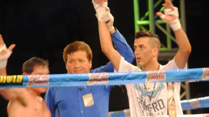 Por KOT en el 5to., el “Zurdo” retuvo la faja nacional Welter