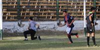 GOL DEL EMPATE. Pérez Tarifa de penal inicia el festejo.