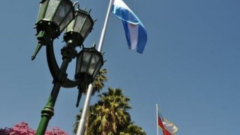 "La ausencia transitoria de la Bandera en la plaza no representa una falta”