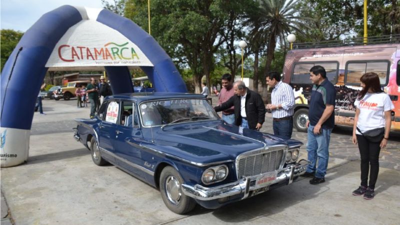 Los Autos de Época completaron la 5ta edición de la Ruta del Adobe