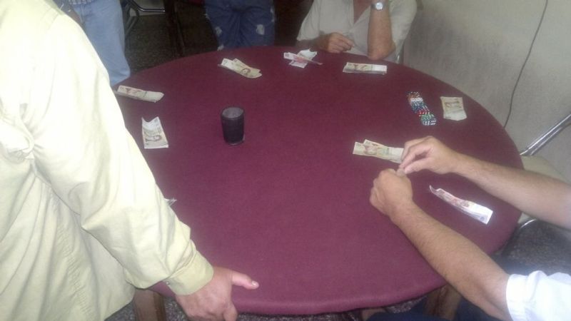 Cuatro hombres arrestados por apuestas clandestinas en La Paz