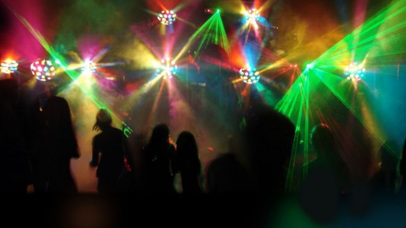 Aprehenden a un joven descontrolado en un boliche