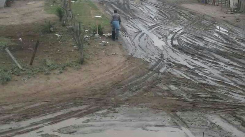 Vecinos indignados por el estado de calles