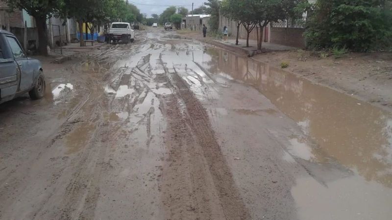 Vecinos indignados por el estado de calles