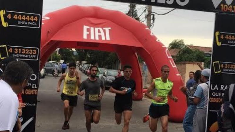 Fabricius y Dovichi ganaron la entusiasta Maratón de radio Valle Viejo