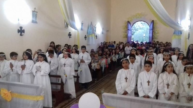Más de 400 chicos fueron confirmados y recibieron la Primera Comunión en Capayán