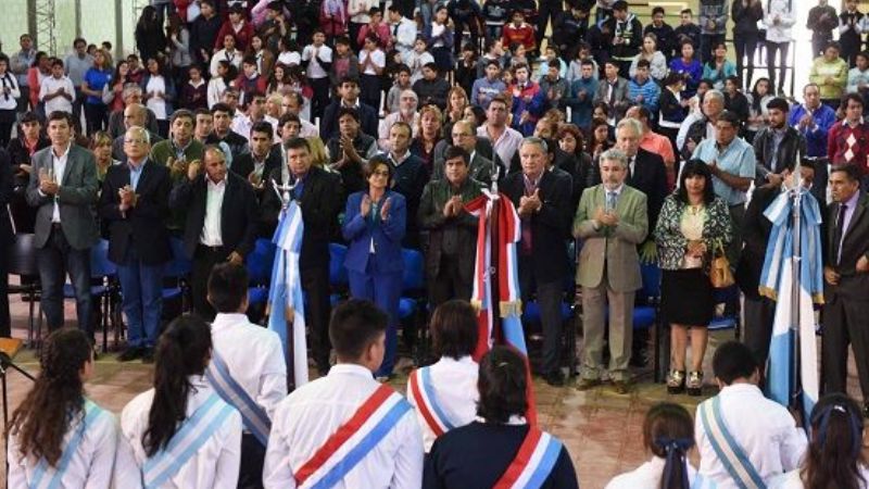 La Gobernadora inauguró obras en la escuela secundaria de Miraflores