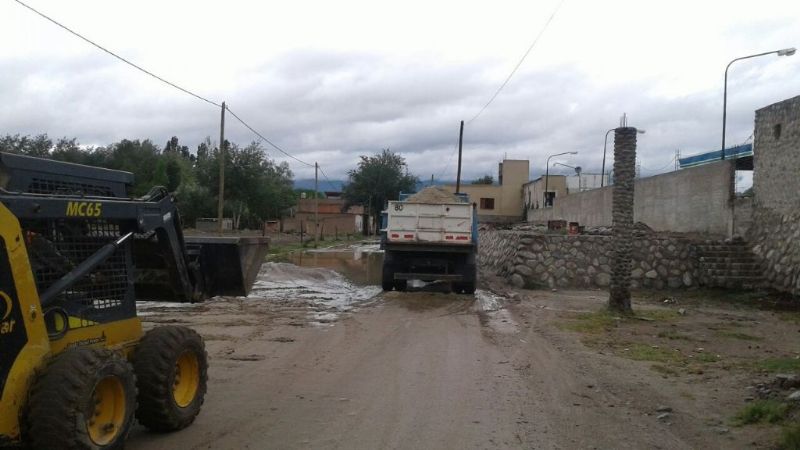 Ante las lluvias, aceleran los trabajos en La Costanera