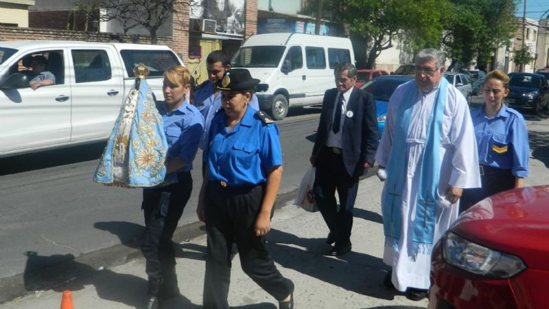 La Imagen de la Virgen del Valle peregrina por las Comisarías del Valle Central