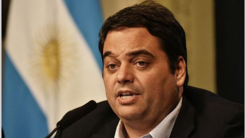 Gobierno acordó con empresarios evitar despidos hasta marzo de 2017