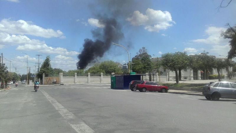 Se incendiaron colectivos en desuso