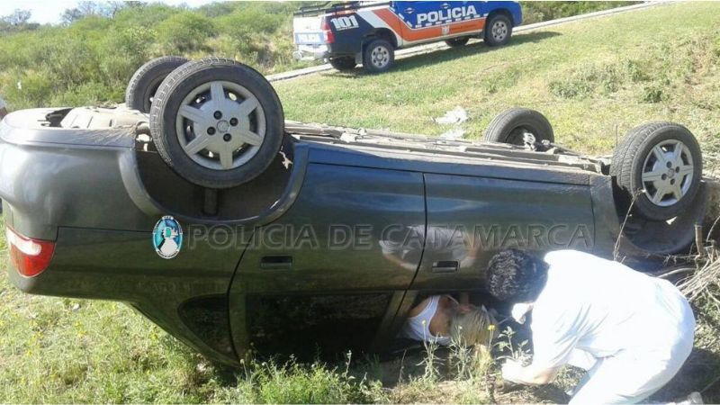 Volcó un auto en Paclín