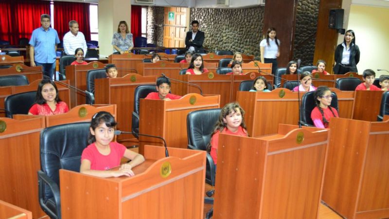 Alumnos de San Antonio de La Paz visitaron el Senado