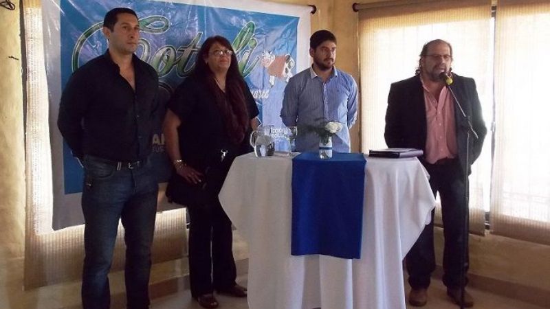 Cotali presentó sus productos a las escuelas