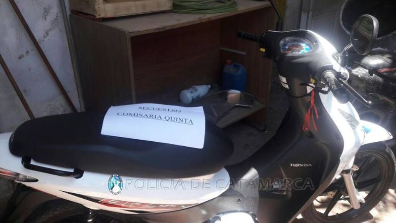 Tras una persecución aprehenden a un joven y secuestran una motocicleta