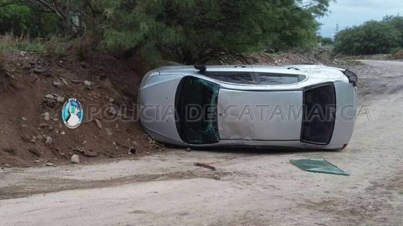Volcó un auto en Valle Viejo