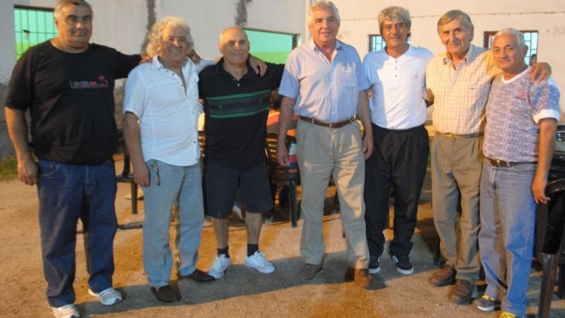 Villa Dolores agasajó a “viejas glorias” futboleras