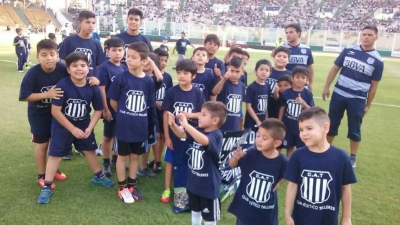 Viajaron alumnos de la Escuela de Fútbol “La Victoria”