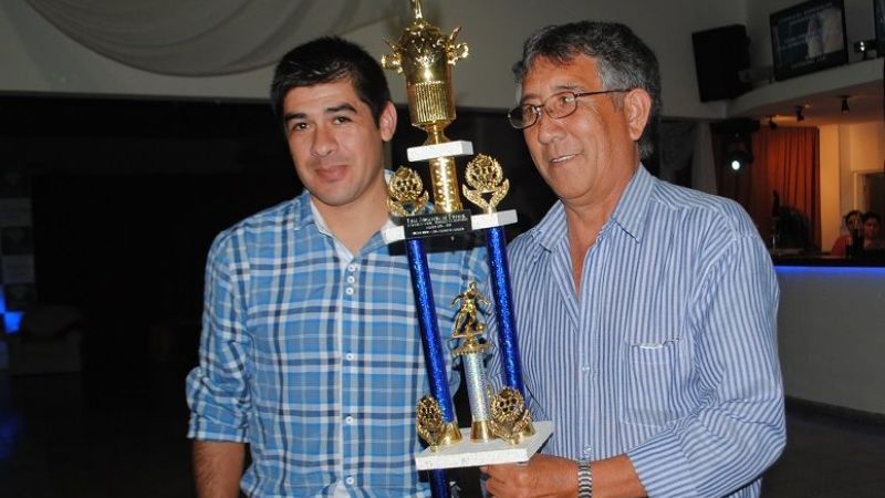 Batacazo en la Ambateña: El Bolsón goleó al campeón Unión