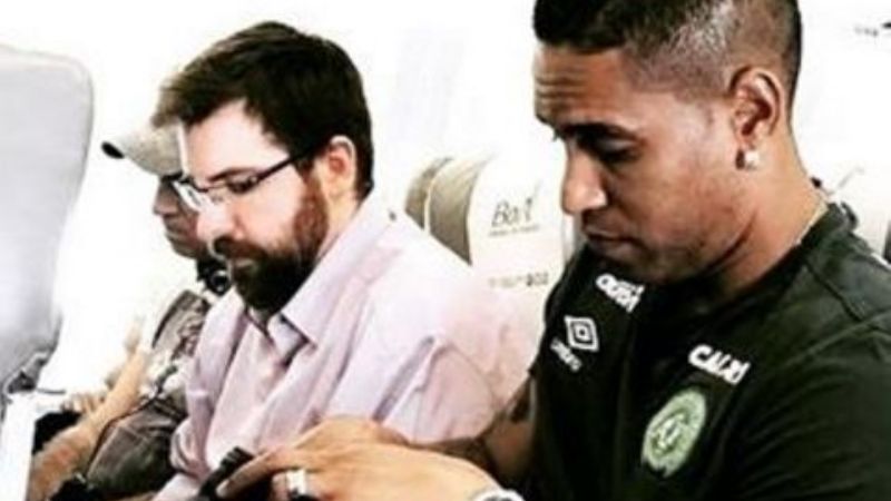Un jugador escribió un llamativo mensaje antes del vuelo