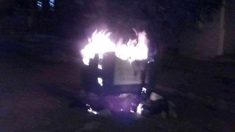 Incendiaron un contenedor de residuos en Recreo